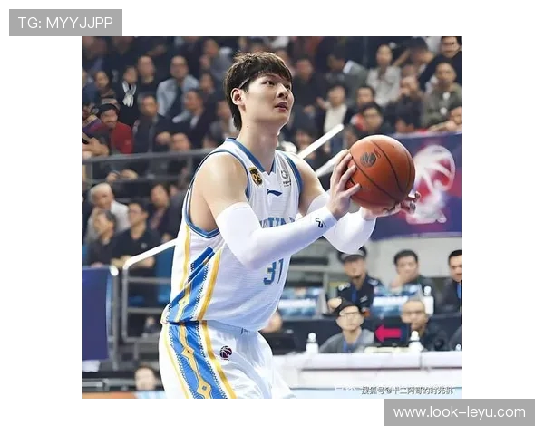 中国男篮力克韩国晋级亚洲杯四强 关键时刻王哲林表现突出